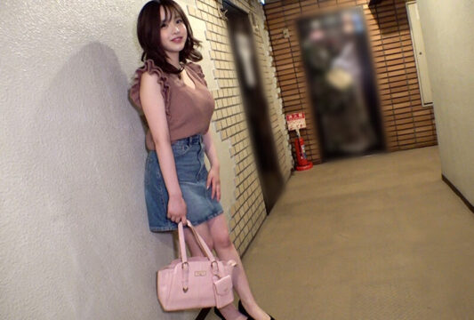 【いんすた】【マシュマロ軟乳おっぱい】アダルトショップ店員24歳 発情しまくるビンカン全身性感帯の色白ギャルとノーパン変態プレイ生セックスで連続中出し(h_1472inon00003)(女優：伊佐木リアン（いさきりあん）)